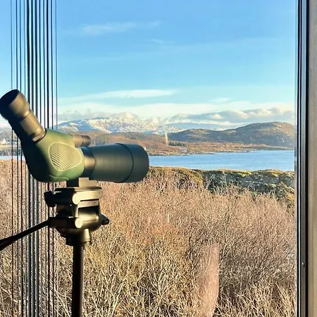 Family With Views Of Donnamannen Mountain Donnes