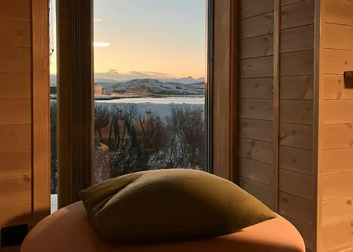 Vakantiehuis Family With Views Of Donnamannen Mountain Donnes