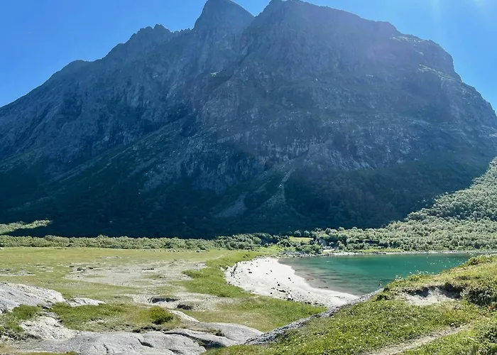 Family With Views Of Donnamannen Mountain Vakantiehuis