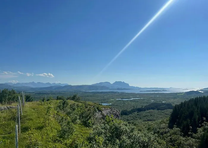 Vakantiehuis Family With Views Of Donnamannen Mountain Donnes