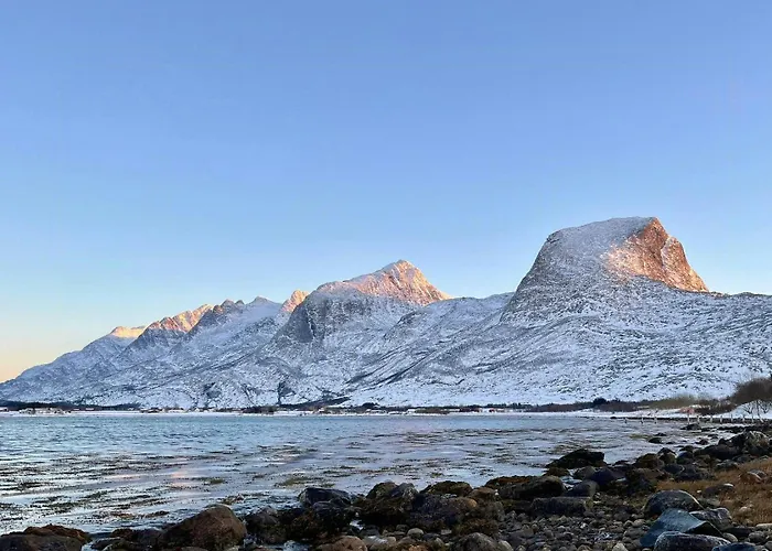 Family With Views Of Donnamannen Mountain *