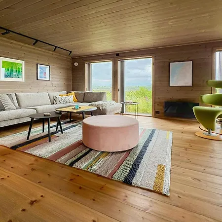 Family With Views Of Donnamannen Mountain *