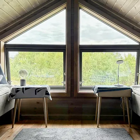 Family With Views Of Donnamannen Mountain Dom wakacyjny Donnes