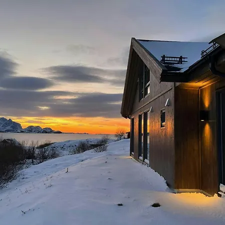 Family With Views Of Donnamannen Mountain * Donnes