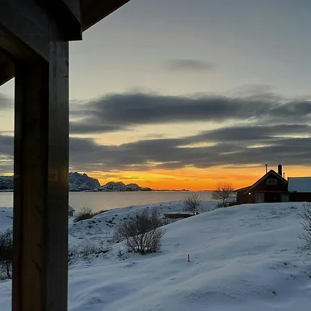 Family With Views Of Donnamannen Mountain Donnes