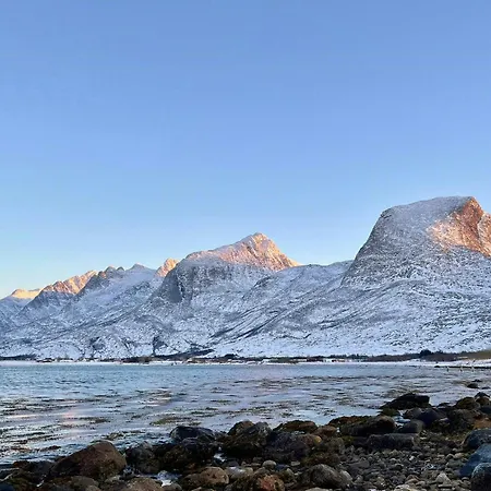 Family With Views Of Donnamannen Mountain *