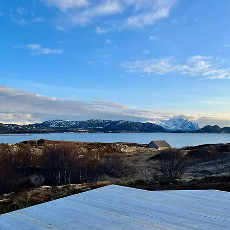 Family With Views Of Donnamannen Mountain * Donnes